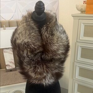 GENUINE FOX FUR STOLE BY SAGA FURS LIKE NEW